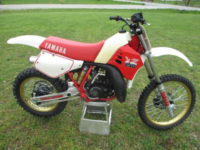 1986 yz250  in excellent shape  vintage  piece of history         a