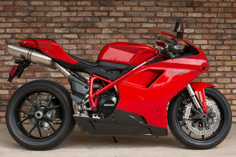 Ducati 848 розовый