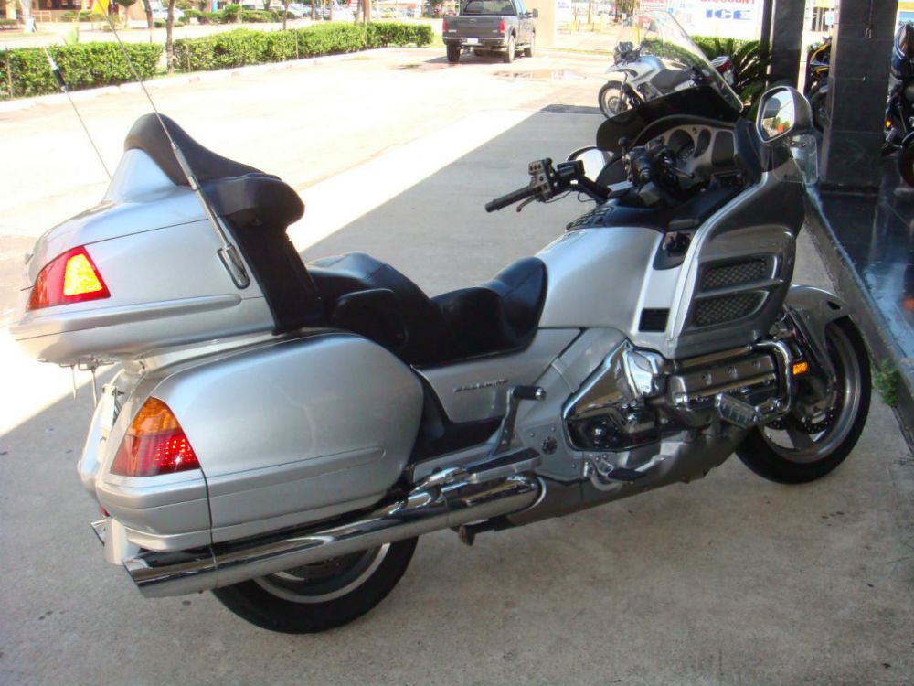 2005 honda gold wing abs touring 