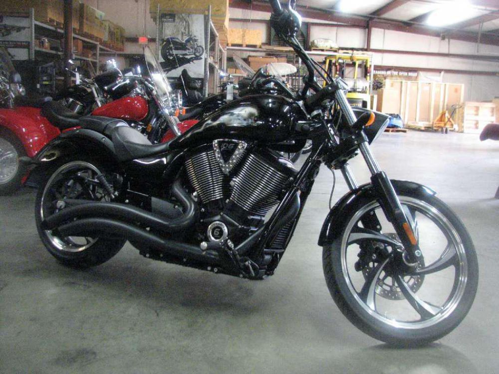 2011 Victory Vegas 8-Ball Cruiser 