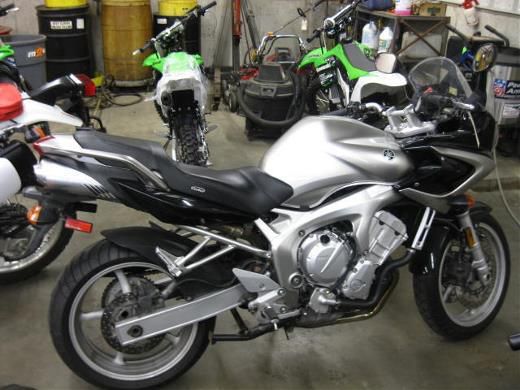 2004 Yamaha FZ6 600cc Sportbike 