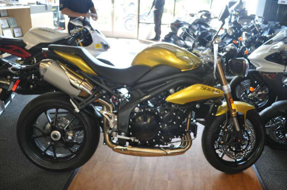 2013 triumph speed triple abs - sulphur yellow  sportbike 