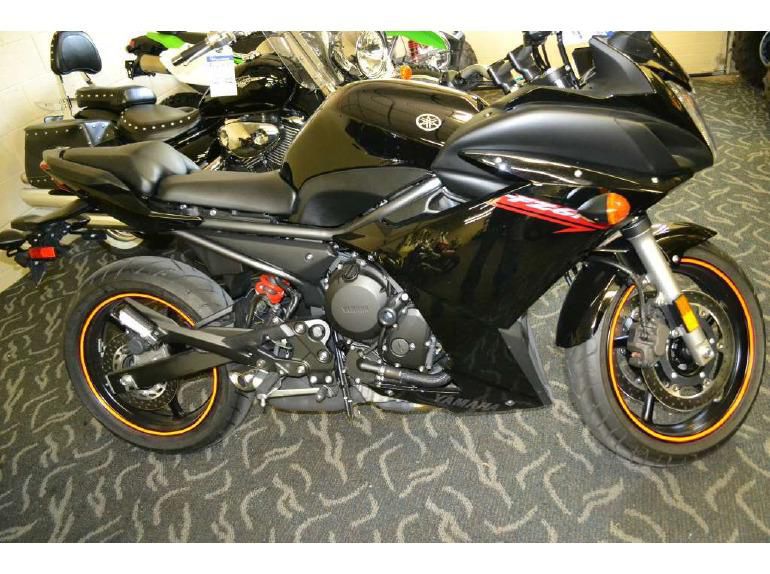 2011 yamaha fz6r  sportbike 