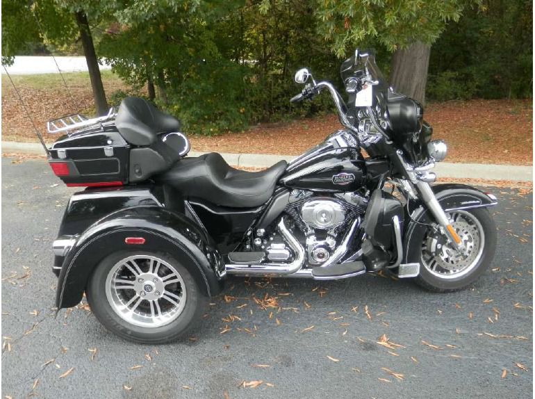 2011 harley-davidson flhtcutg tri glide ultra classic 