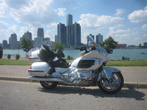 Harley-davidson: touring