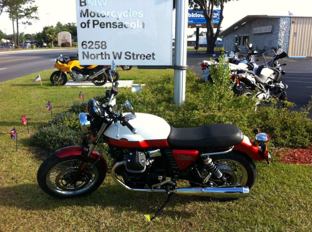 2013 moto guzzi v7 special  standard 