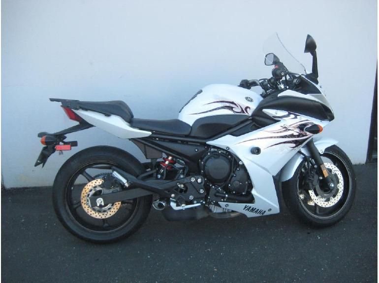 2009 yamaha fz6r  sportbike 