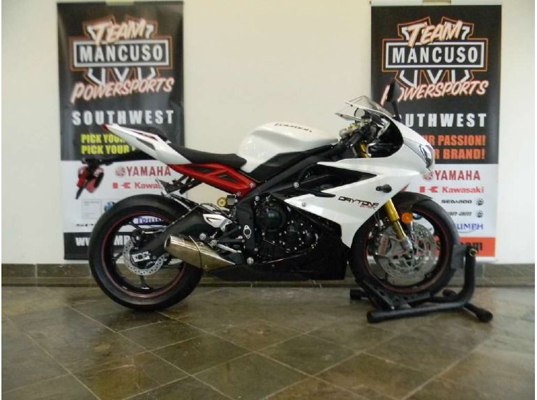 2013 triumph daytona 675r - crystal white / phantom blac 