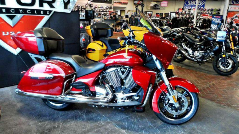 2013 victory cross country tour  touring 