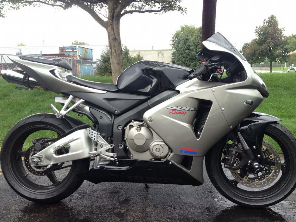 2005 honda cbr  sportbike 