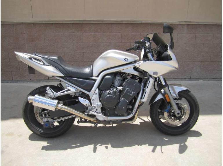 2012 yamaha yzf-r6  sportbike 