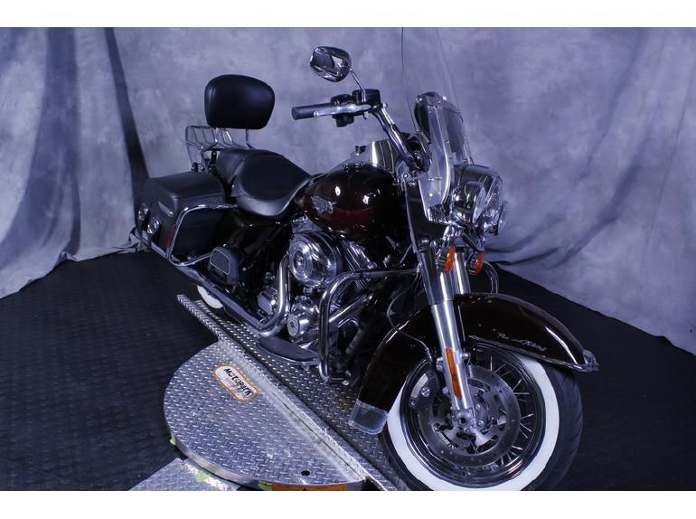 2011 Harley-Davidson FLHRC - Road King Classic Touring 