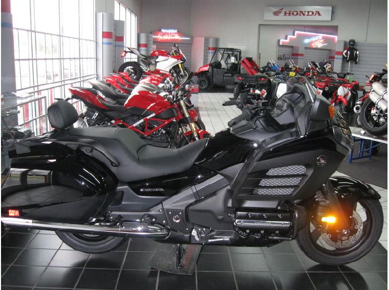 2013 honda gold wing f6b deluxe 