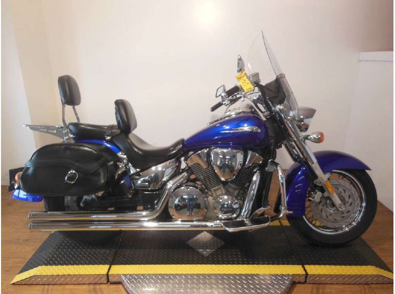 2006 honda vtx1300r (vt1300r) 