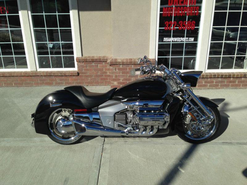 2005 honda valkyrie rune low miles! must see bike! best deal anywhere!