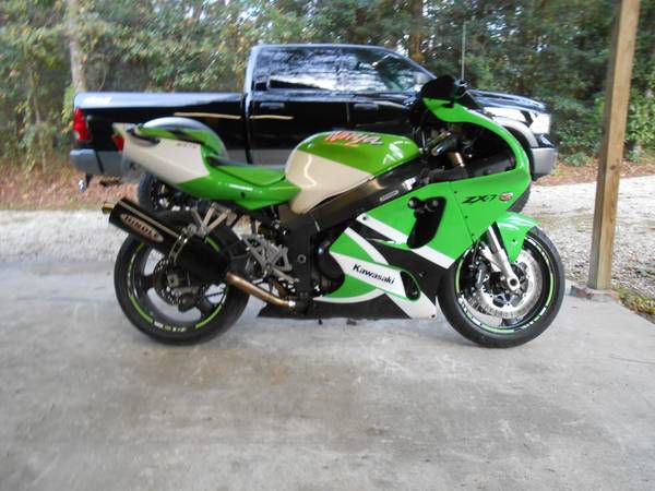 2003 kawasaki zx7 need money asap!!!