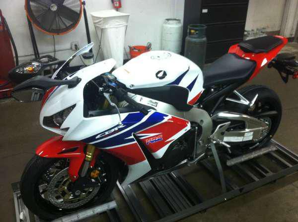 2013 honda cbr1000rra  sportbike 