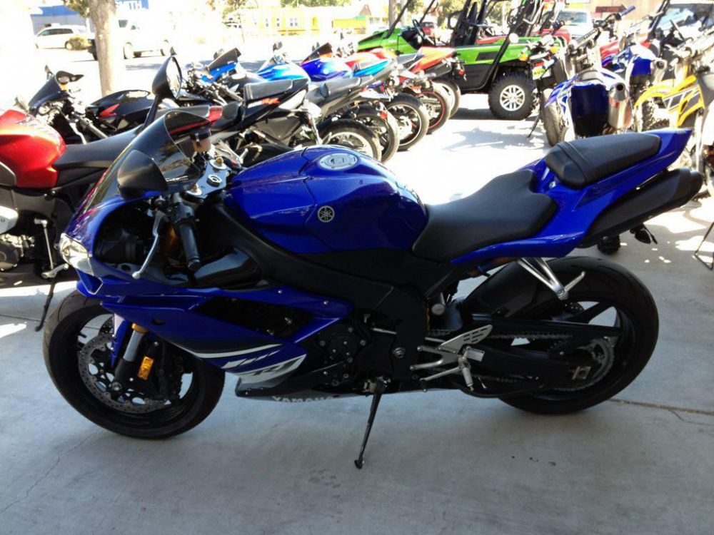 2008 yamaha yzf-r1  sportbike 