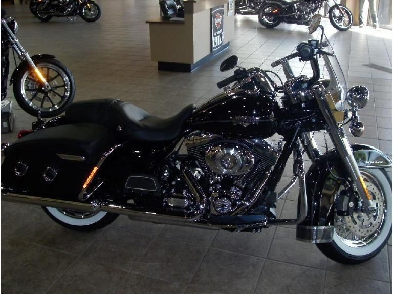 2013 Harley-Davidson FLHRC Standard 