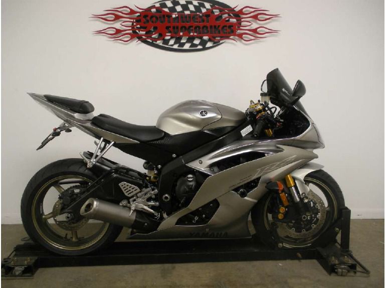 2008 yamaha yzf-r6 