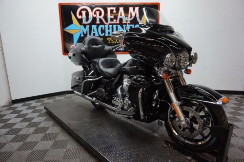 2014 Harley-Davidson Touring 2014 FLHTK Ultra Limited *Almost New!* Nav, ABS*