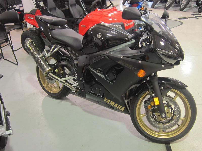 2009 yamaha yzf r6s  sportbike 