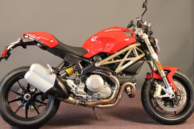 2013 ducati monster 1100 evo 20th anniversary editio  sportbike 