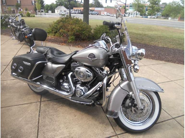 2009 harley-davidson flhrc road king classic  touring 