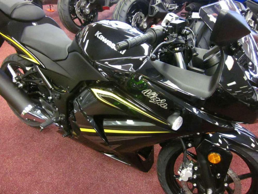 2012 kawasaki ninja 250r  sportbike 