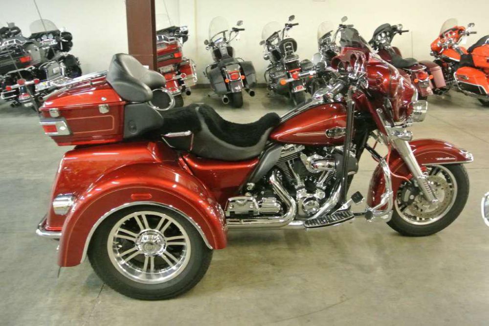 2009 harley-davidson flhtcutg tri glide ultra classic  trike 