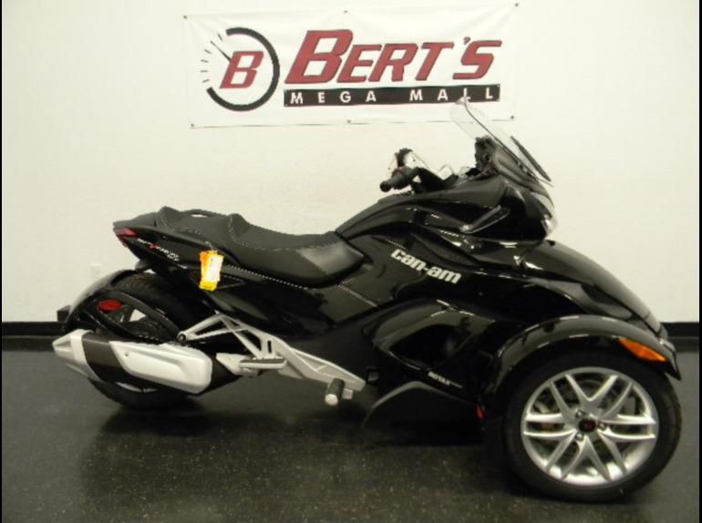 2013 can-am spyder st se5  trike 