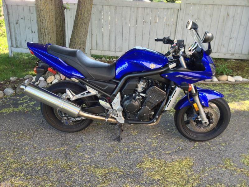 2004 yamaha fz-1 sport bike (scary fast & in excellent condition!)