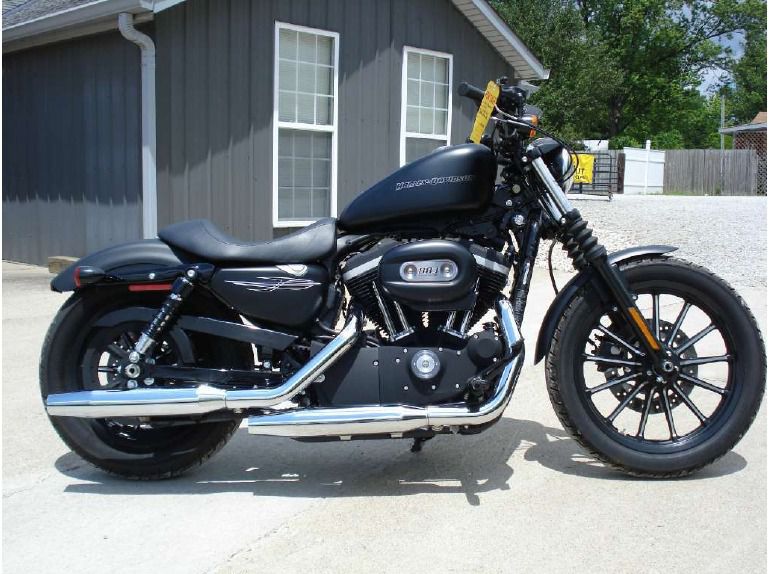 Buy 2010 Harley-Davidson XL 883N Sportster Iron 883 on 2040-motos