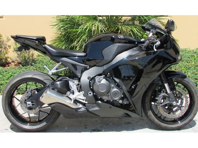 2012 honda cbr1000rr  sportbike 