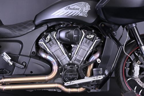 2021 Indian Motorcycle Challenger Dark Horse Thunder Black Smoke