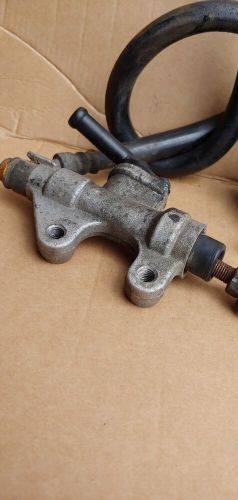 Hyosung gt gt125r gt250r gv650 gt650r gd250 rear back brake master cylinder pump