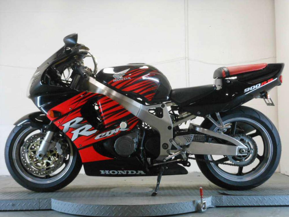 Honda CBR 919 RR Custom