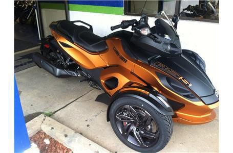 2013 Can-Am Spyder RS-S SE5 B1DE Sportbike 