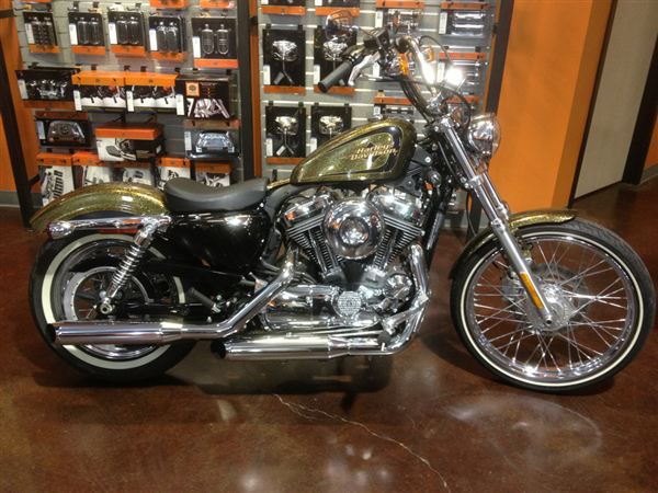 2013 Harley-Davidson XL1200V Sportster Seventy-Two