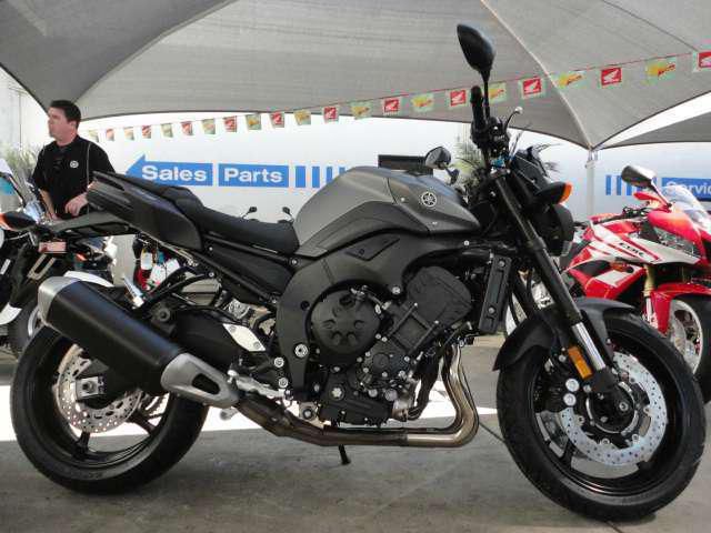 2013 yamaha fz8  sportbike 