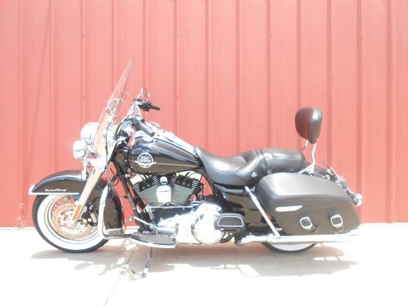 Buy 2009 Harley-Davidson FLHRC - Road King Classic on 2040-motos