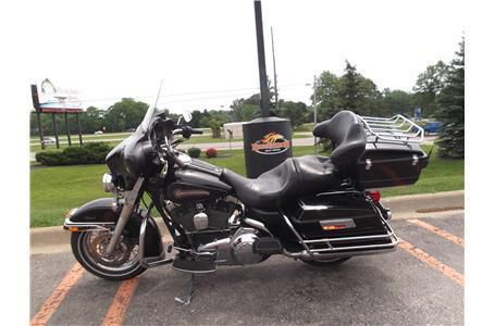 2007 Harley-Davidson FLHTCI Classic Cruiser 