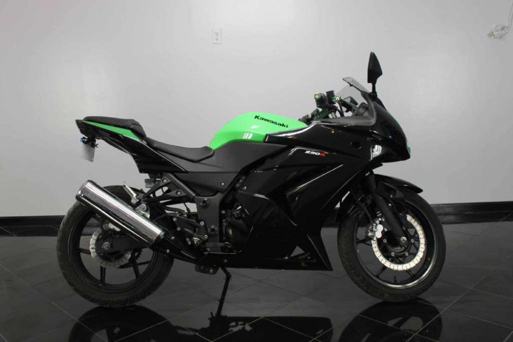 2008 kawasaki ninja 250r  sportbike 