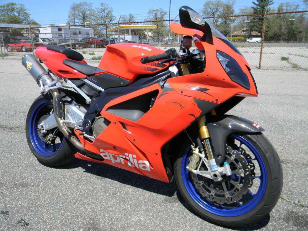 Aprilia RS 1000 RR