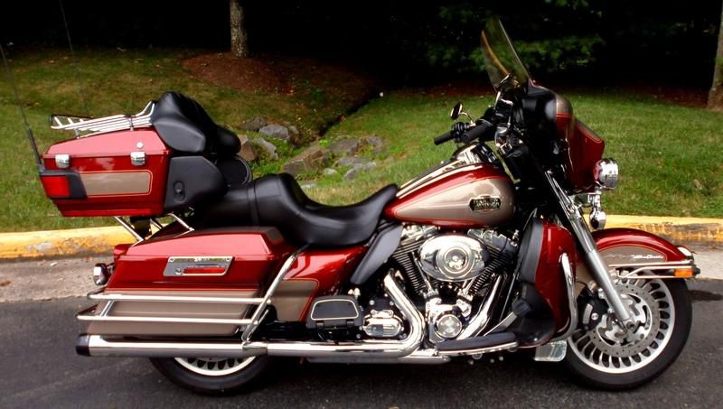 2009 Harley-Davidson FLHTCU - Electra Glide Ultra Classic Touring 