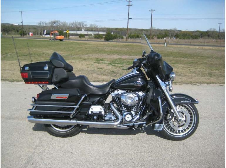 2010 harley-davidson flhtcu ultra classic electra glide  touring 