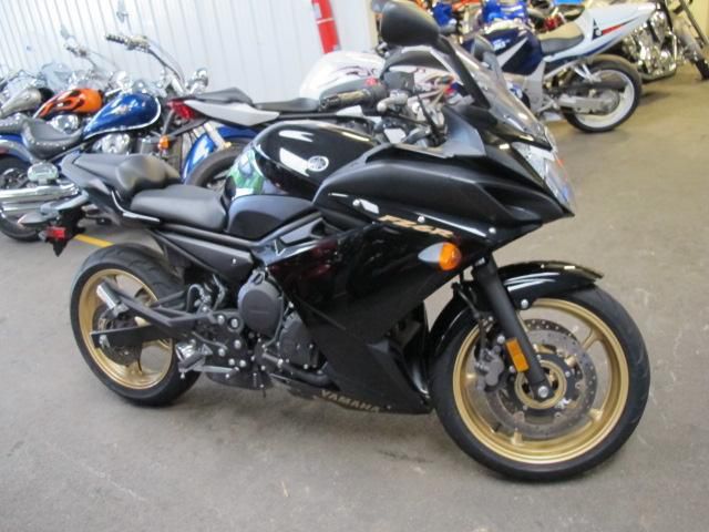 2010 yamaha fz6r  sportbike 