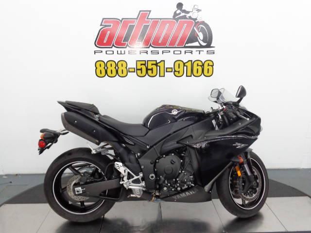 2010 yamaha r1  sportbike 