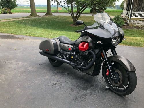 2017 Moto Guzzi MGX-21