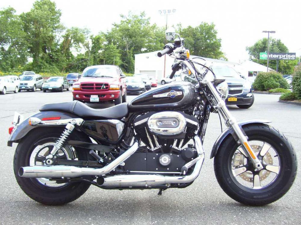 2014 Harley-Davidson XL 1200C Sportster 1200 Custom Cruiser 